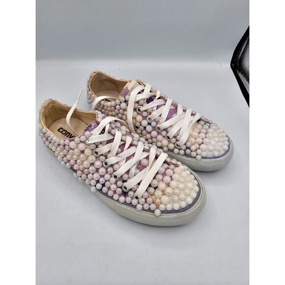 Converse Women's low top  converse with faux pearls sneakers shoes size 4.5 - Picture 1 of 7